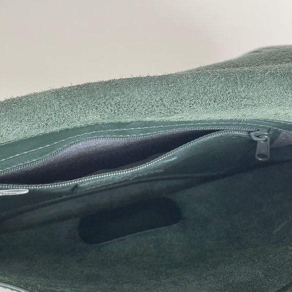 Hunt Club green leather Crossbody Bag with Gold Accents - Picture 11 of 12